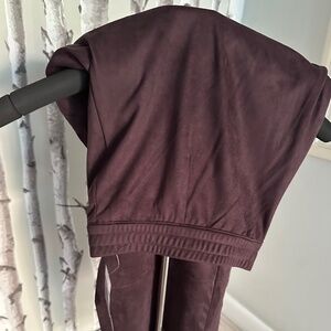 NEW - NEVER WORN LIGHTWEIGHT FAUX SUEDE PANTS